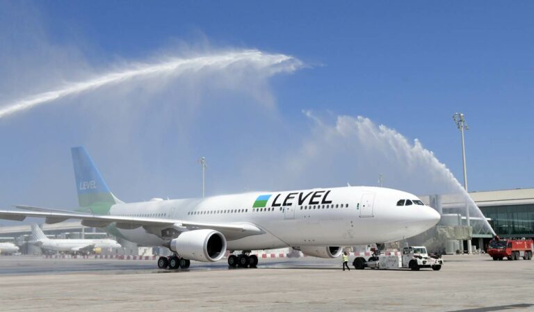 Lançamento da companhia aérea low cost Level