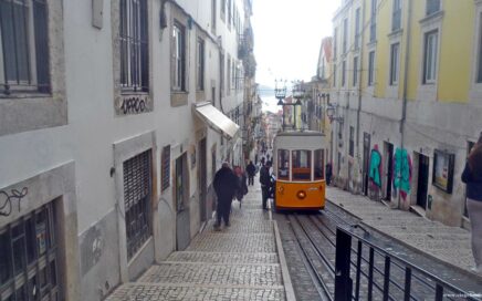 Elevador da Bica em Lisboa - um dos pontos mais procurados pelos turistas