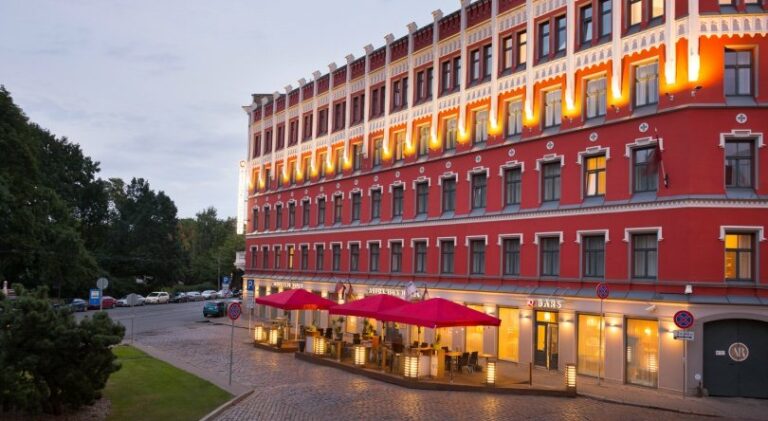 Frente do hotel Radisson Old Town Riga