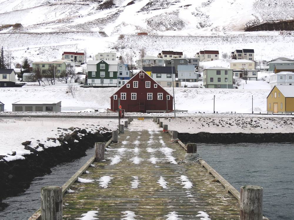 Vila Piscatória de Siglufjordur na costa Norte da Islândia