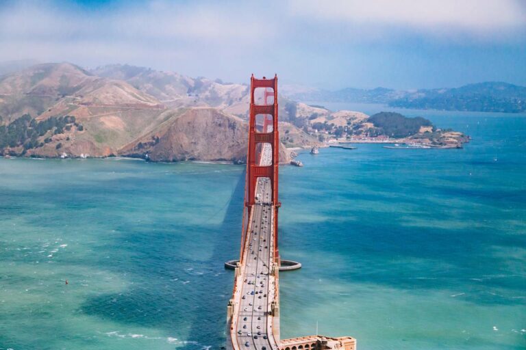 Perspectiva da ponte Golden Gate em São Francisco vista de cima