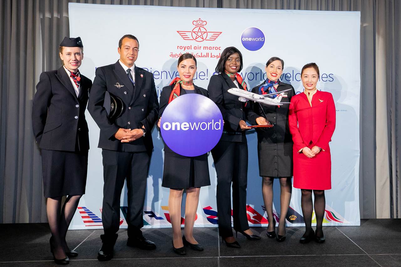 Tripulação da Royal Air Maroc celebra entrada na Oneworld