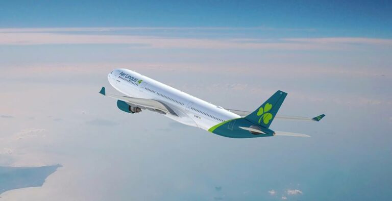 Airbus A330-300 de nome St Munchin com as novas cores da Aer Lingus