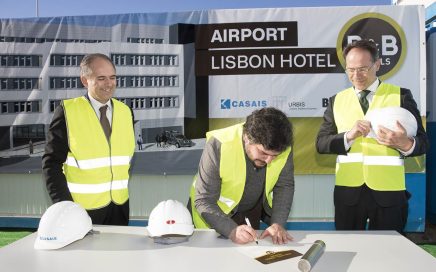 Assinatura da primeira pedra do B&B Airport Lisbon Hotel