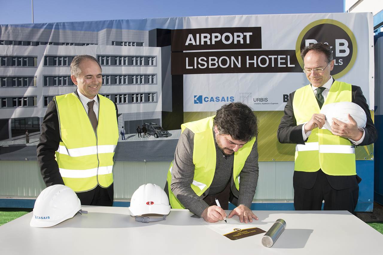 Assinatura da primeira pedra do B&B Airport Lisbon Hotel