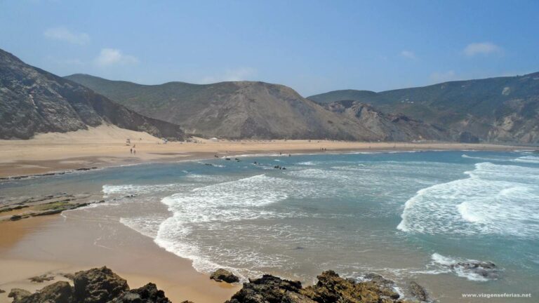 Praia do Castelejo no Algarve vista de Norte