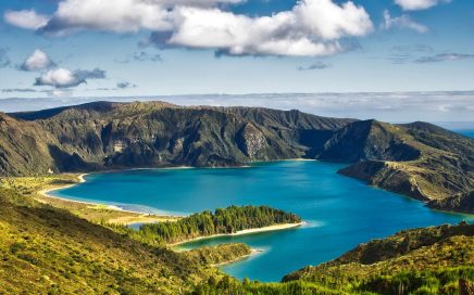 Lagoa do Fogo na ilha de São Miguel nos Açores