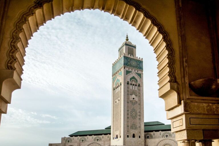 Vista da Torre da Mesquita Hassan II em Casablanca (Marrocos)