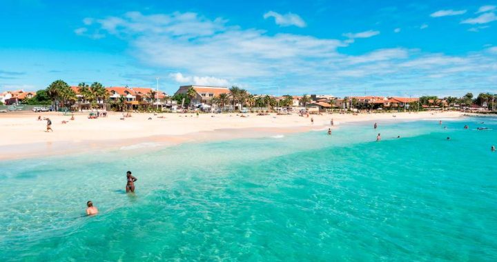 Praia na ilha da Boavista em Cabo Verde