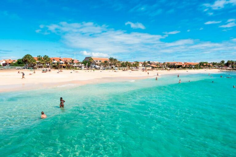 Praia na ilha da Boavista em Cabo Verde