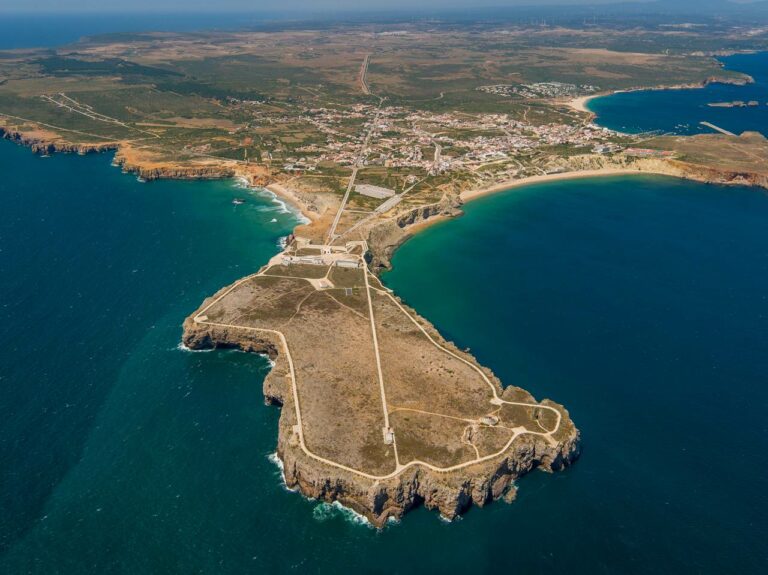 Vista aérea do cabo São Vicente no Algarve