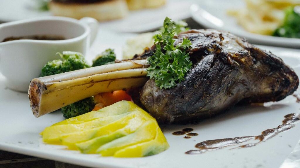 Prata tradicional da Indonésia: Pernil de cordeiro