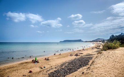 Praia da ilha de Porto Santo no arquipélago da Madeira