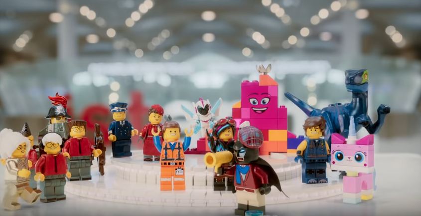 Cena do video de segurança LEGO 2 da Turkish Airlines