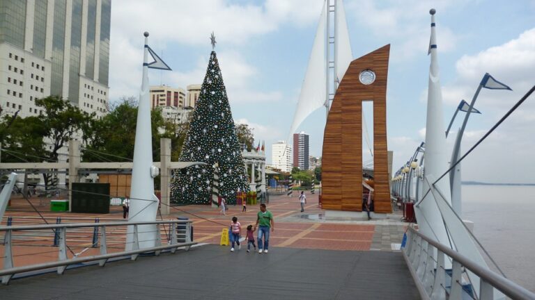 Passeio marítimo em Guayaquil no Equador