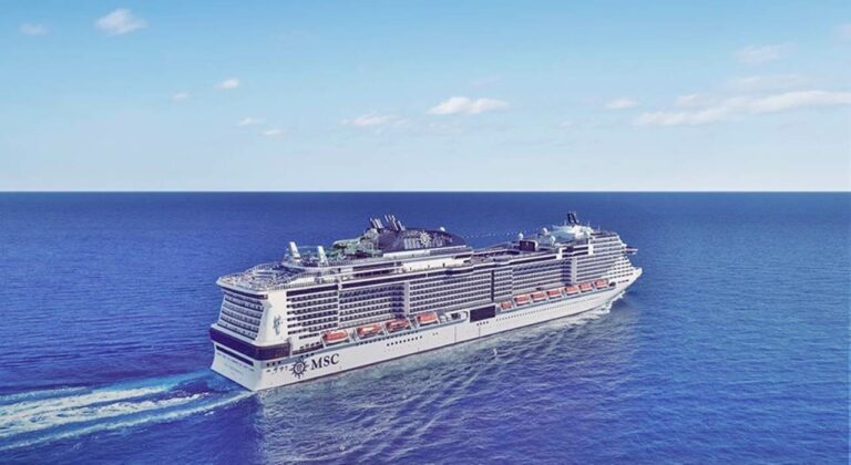 Navio MSC Grandiosa em navegação