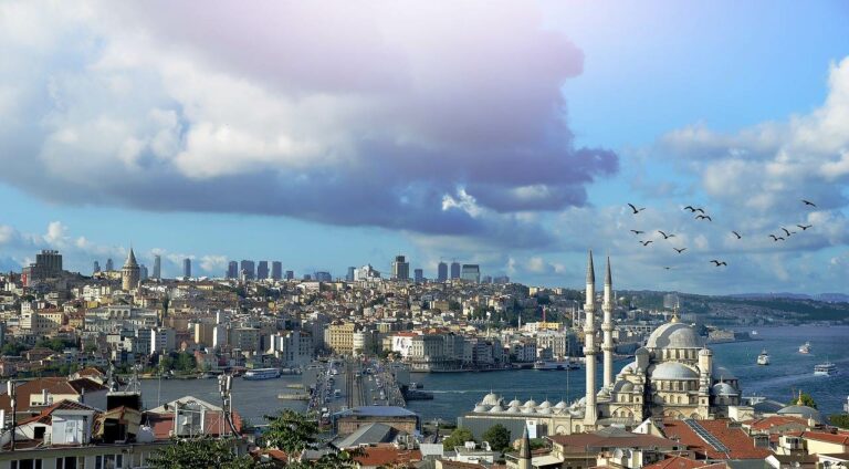 Vista do Corno de Ouro e Gálata em Istambul