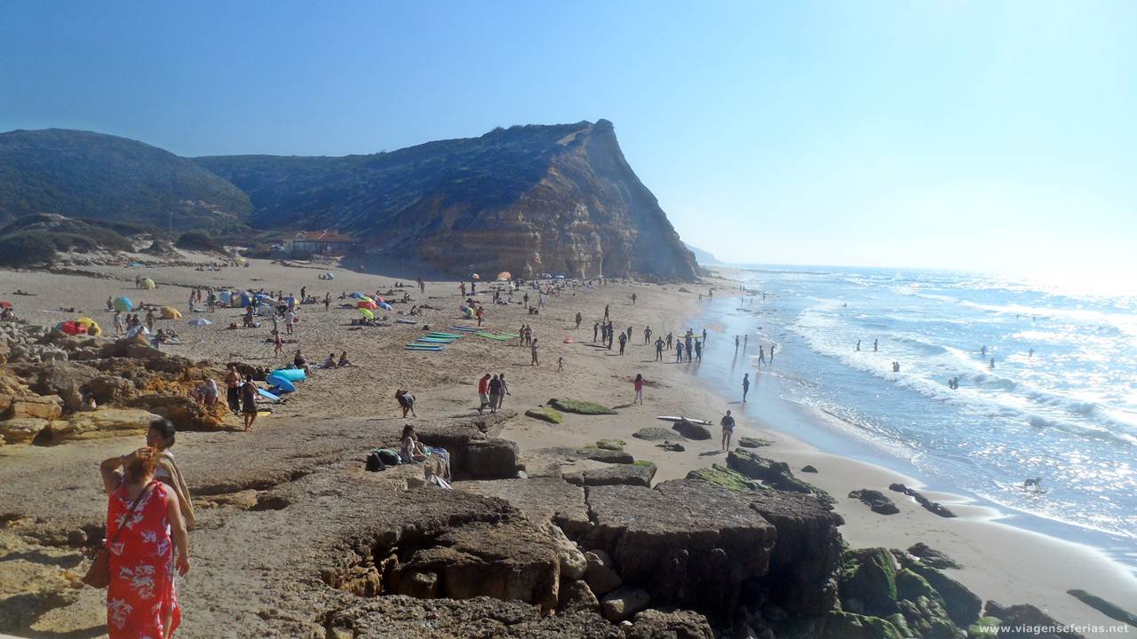 Praia de São Julião em Portugal vista do acesso Norte