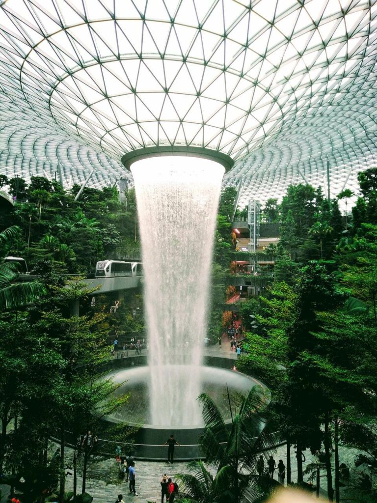 Cascata no Aeroporto de Changi em Singapura