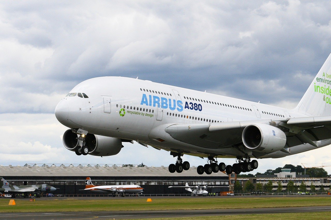 Aeronave Airbus A380 a aterrar